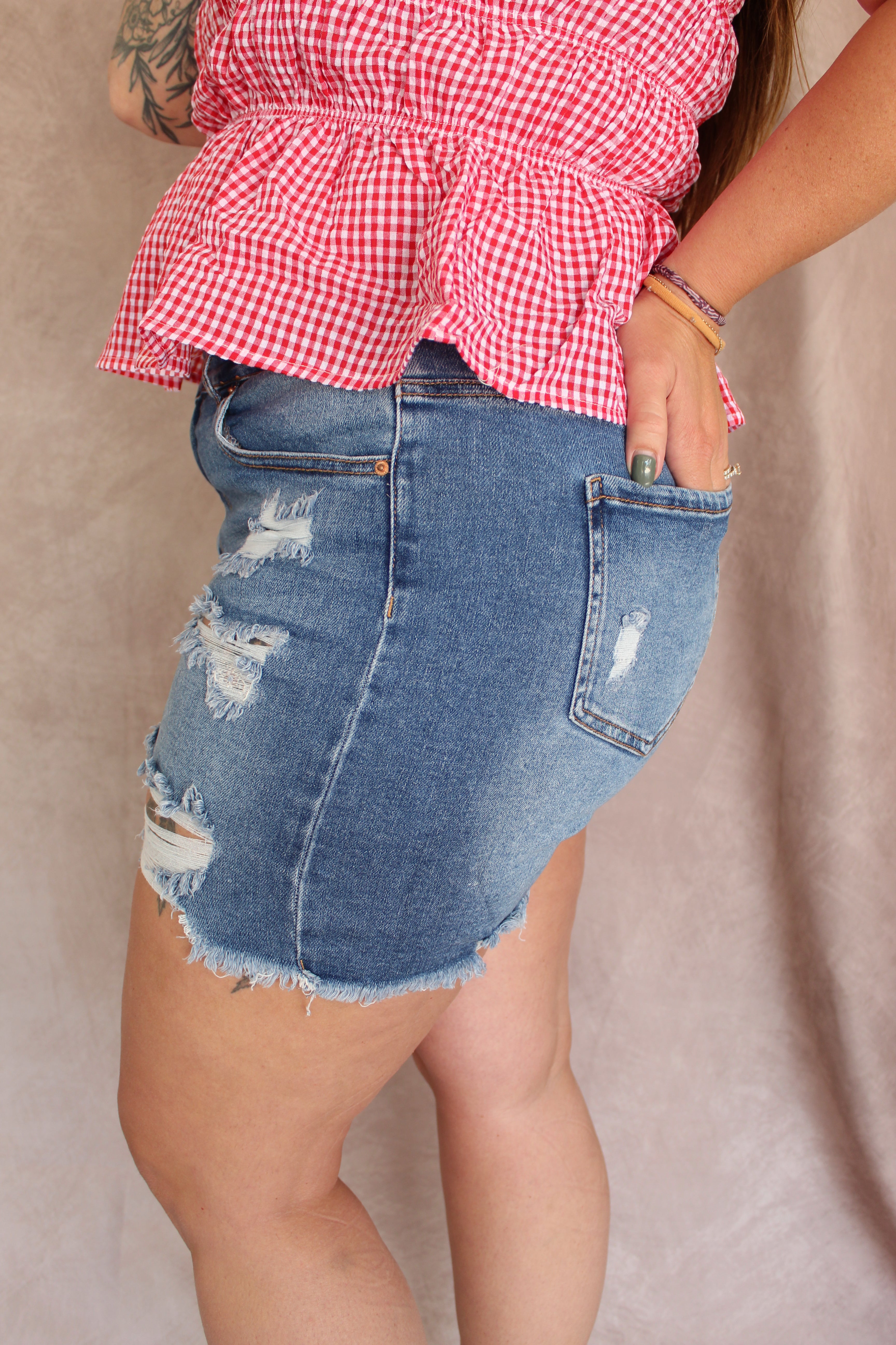PLUS SIZE DISTRESSED DENIM MOM SHORTS