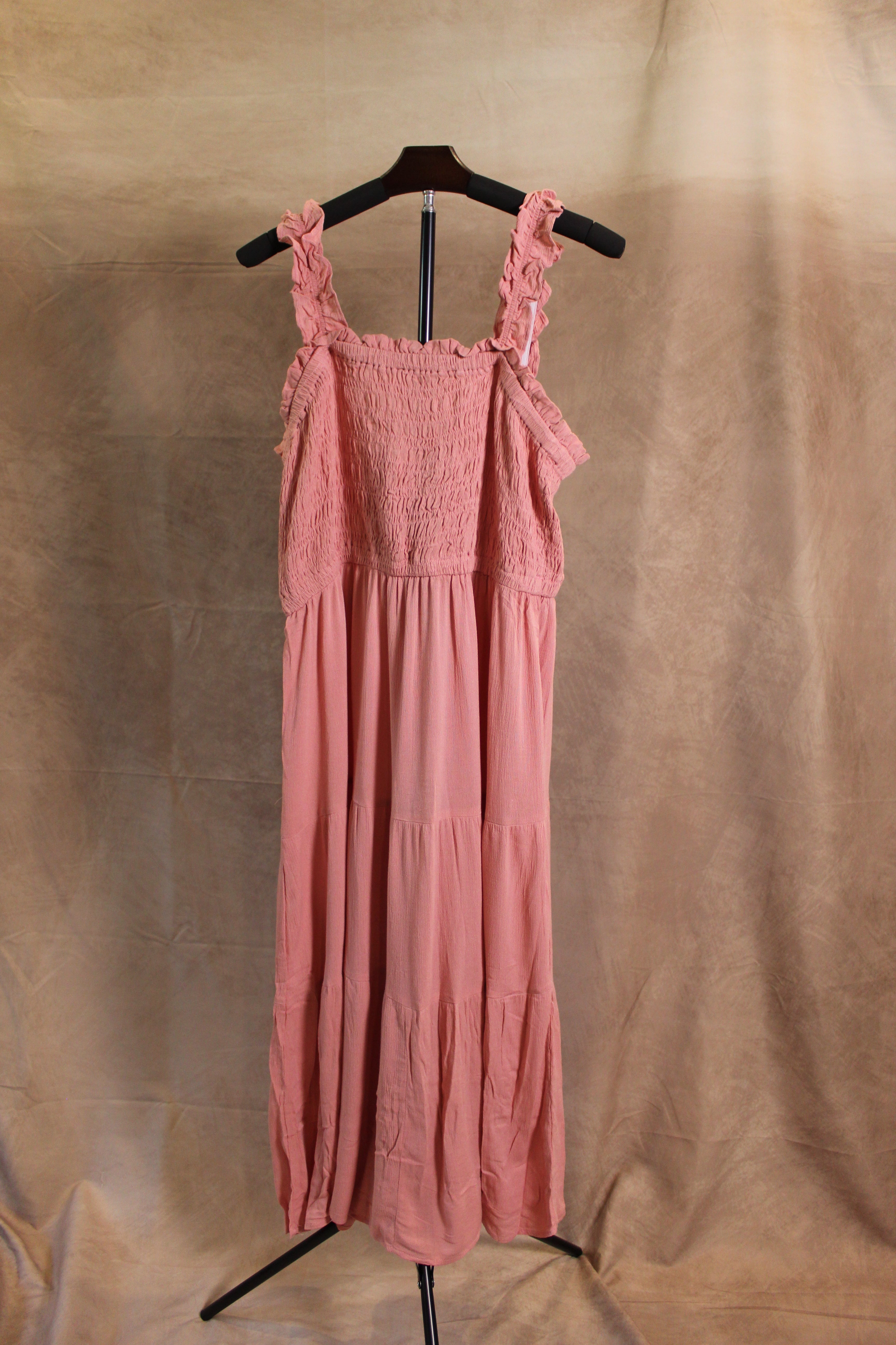 PLUS SIZE SQUARE NECK SMOCKED BODICE RUFFLE STRAP TIERED MID