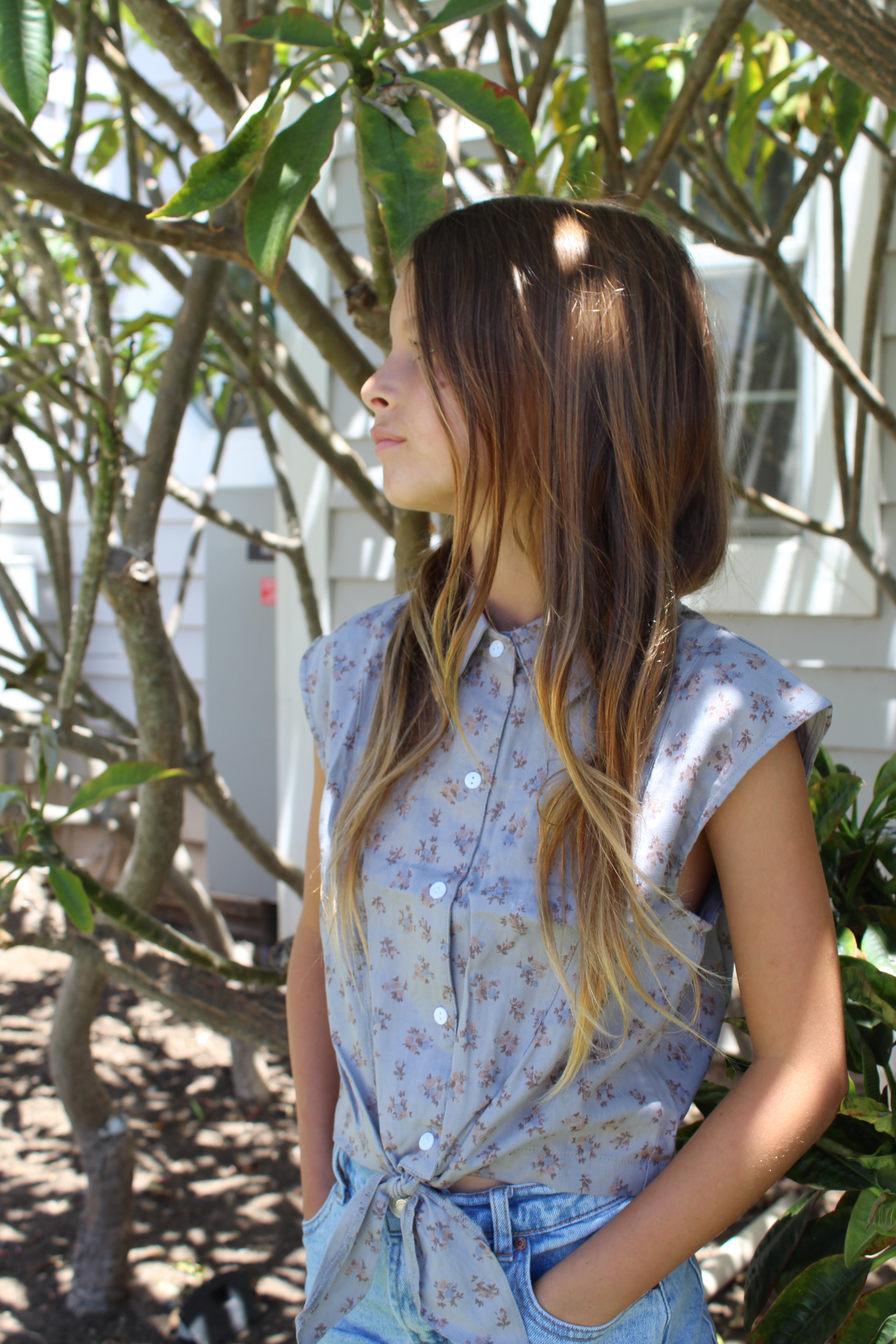 TWEEN GIRLS BUTTON UP CROPPED SHIRT