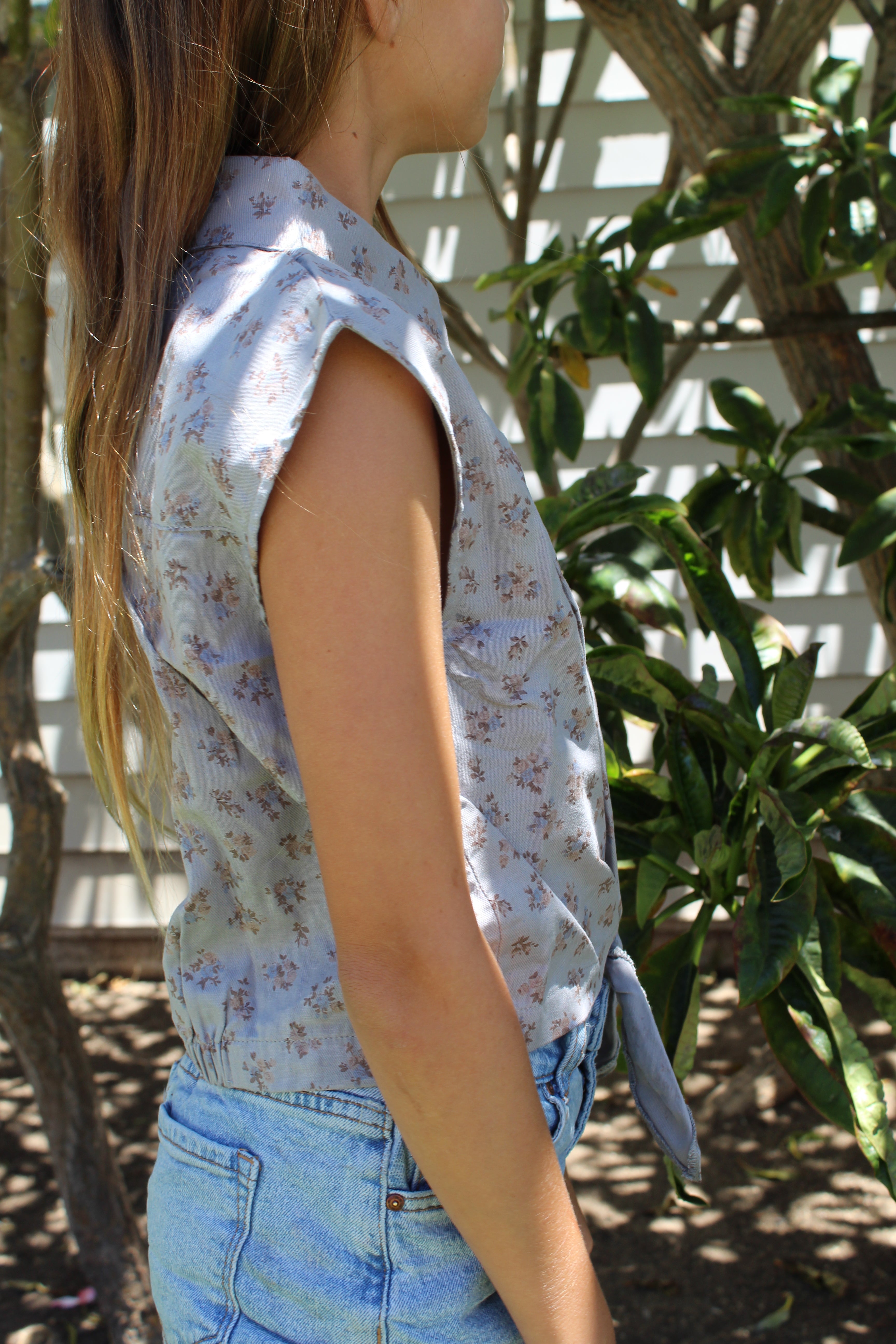 TWEEN GIRLS BUTTON UP CROPPED SHIRT